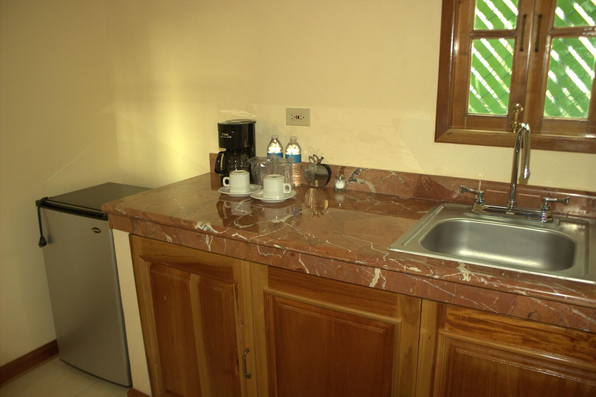Cancun International Suites Bagian luar foto