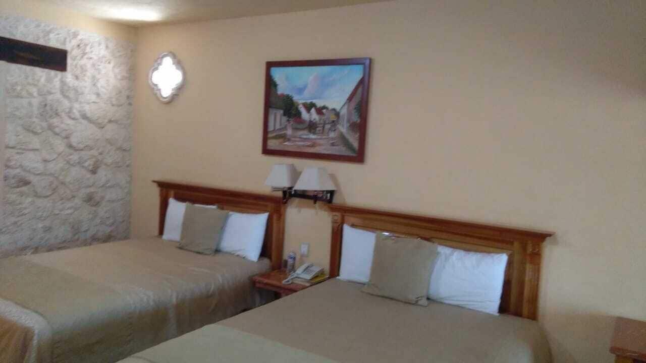 Cancun International Suites Bagian luar foto