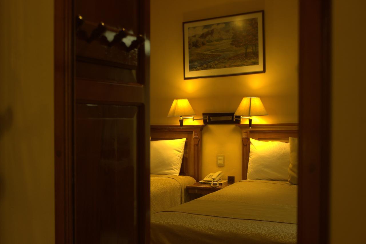 Cancun International Suites Bagian luar foto