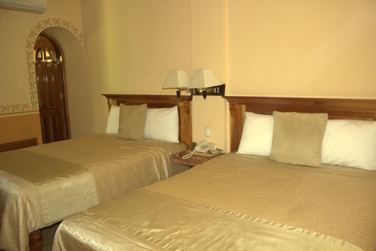 Cancun International Suites Bagian luar foto