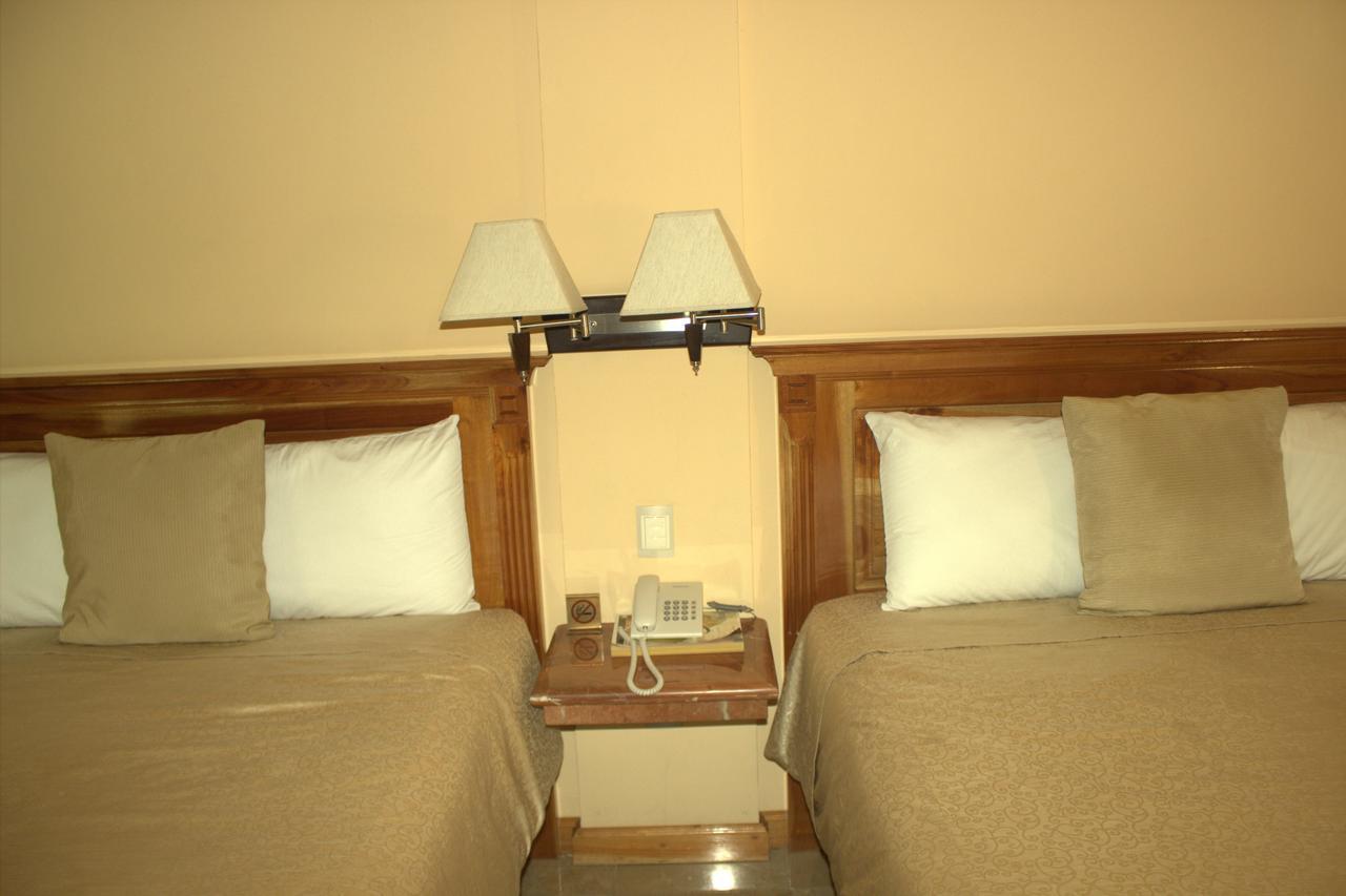 Cancun International Suites Bagian luar foto