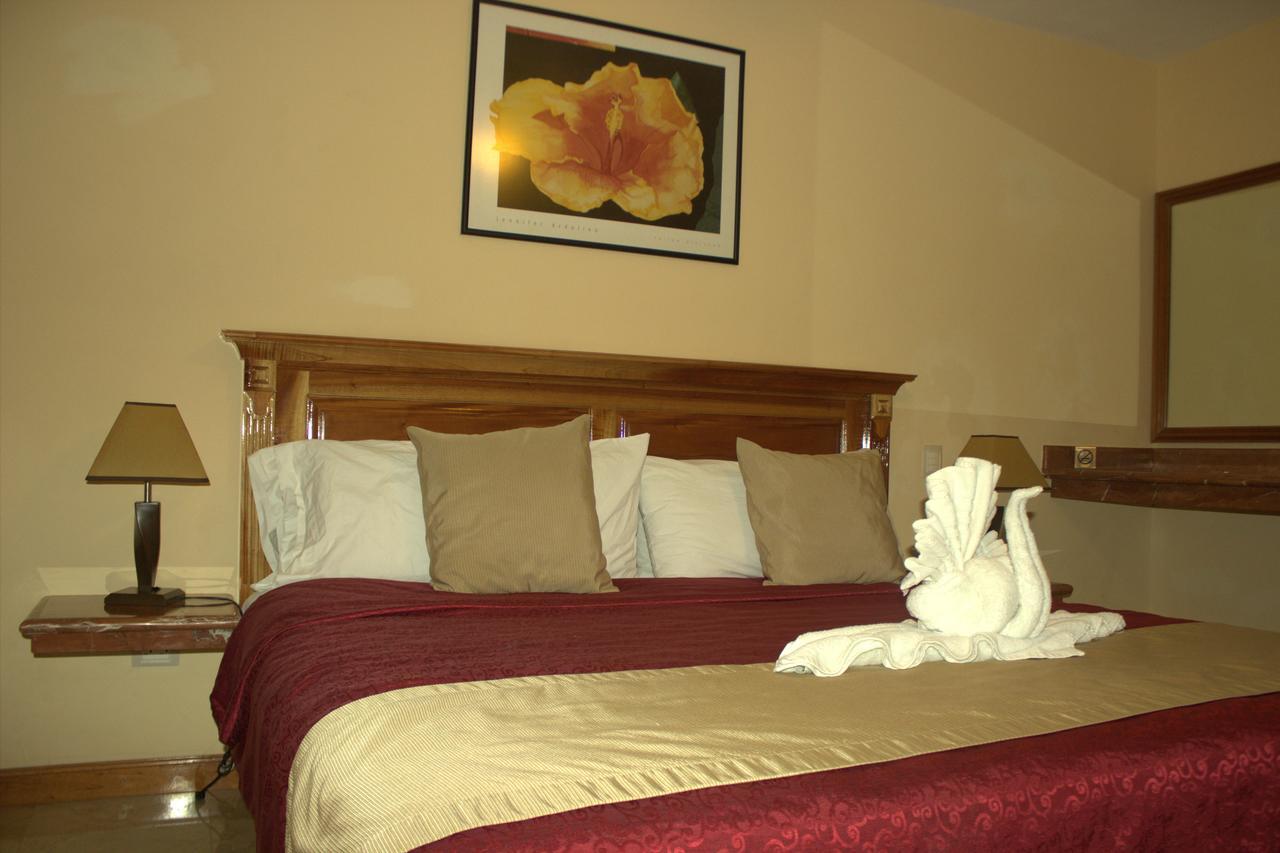 Cancun International Suites Bagian luar foto