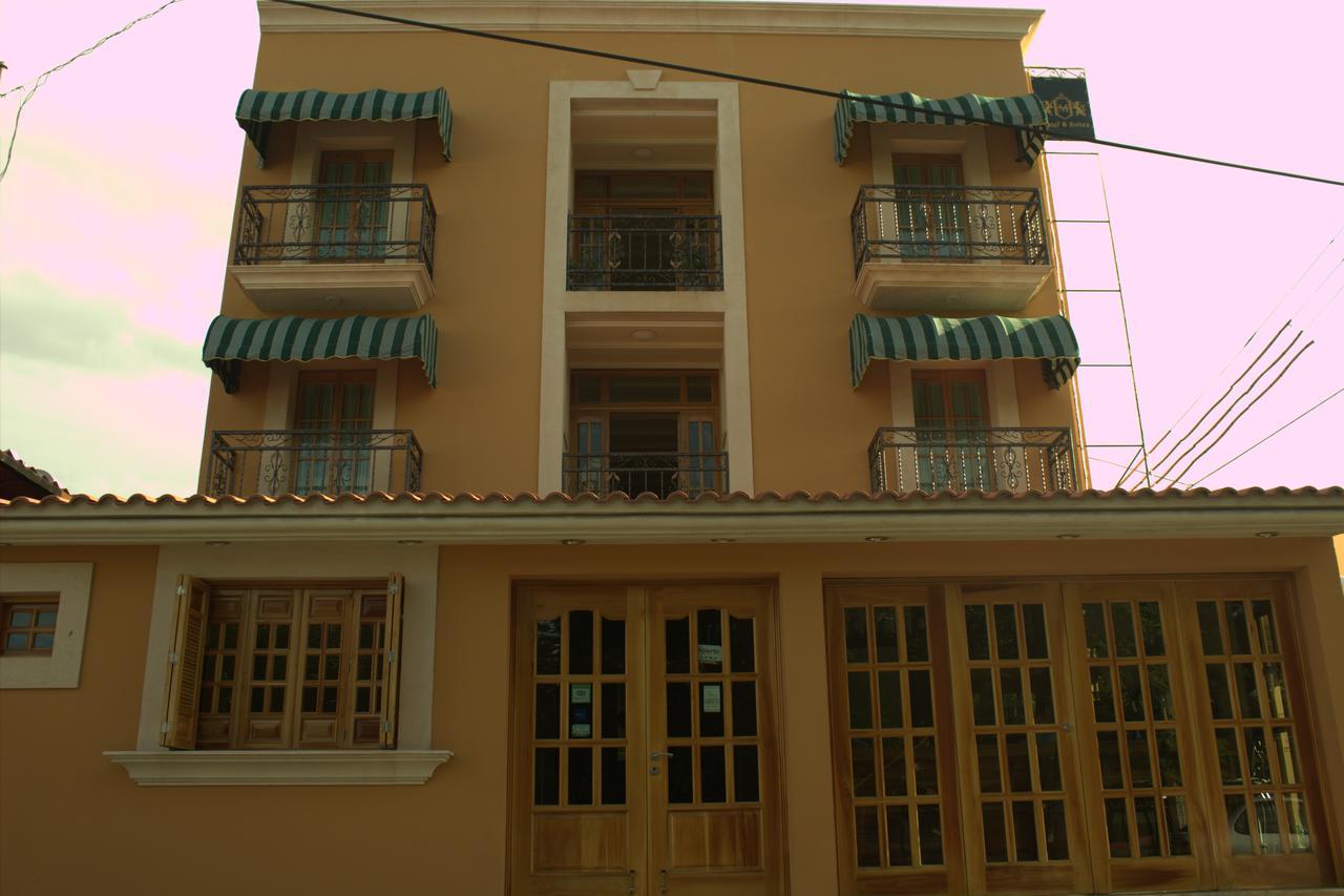 Cancun International Suites Bagian luar foto