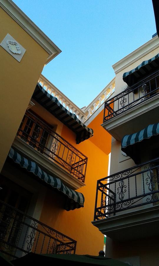 Cancun International Suites Bagian luar foto